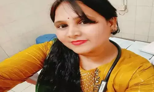 नर्स गड्ढे में गिरी, ज्यादा ब्लीडिंग से मौत