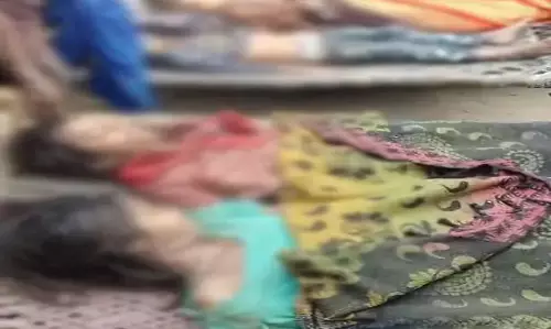 मिट्टी के ढेर में दबकर 4 बच्चियों की मौत, एक घायल मिट्टी के ढेर में दबकर 4 बच्चियों की मौत, एक घायल