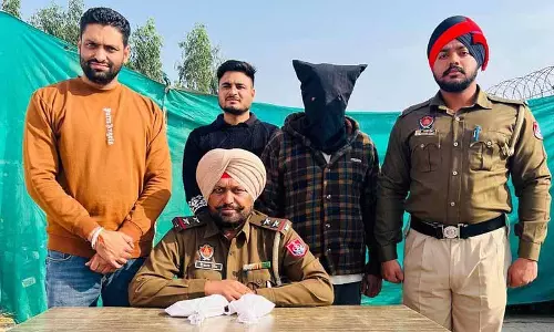 Jalandhar: अंतरराज्यीय ड्रग रैकेट का भंडाफोड़, तस्कर गिरफ्तार Jalandhar: अंतरराज्यीय ड्रग रैकेट का भंडाफोड़, तस्कर गिरफ्तार