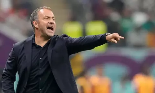 Barcelona के कोच हांसी फ्लिक लास पालमास से 2-1 से हार के बाद निराश