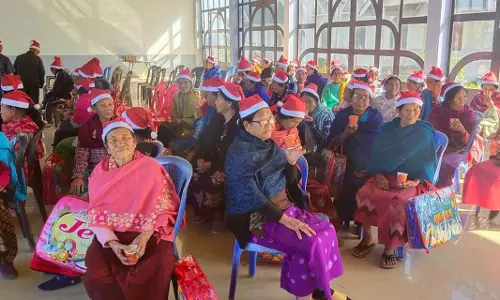मोकोकचुंग वन प्रभाग: बुजुर्गों और बच्चों के साथ क्रिसमस का जश्न मनाया मोकोकचुंग वन प्रभाग: बुजुर्गों और बच्चों के साथ क्रिसमस का जश्न मनाया
