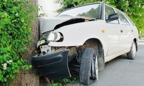 Karnataka में सड़क दुर्घटना में तीन लोगों की मौत