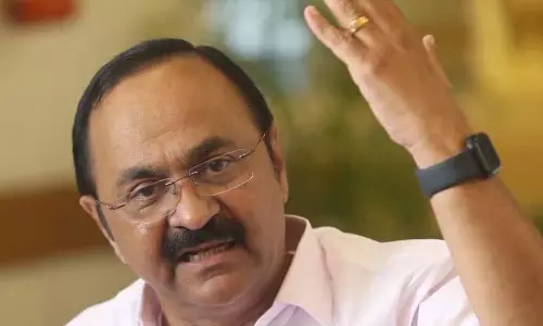 VD Satheesan: कल्याणकारी पेंशन में हेराफेरी करने वालों के नाम उजागर करे सरकार