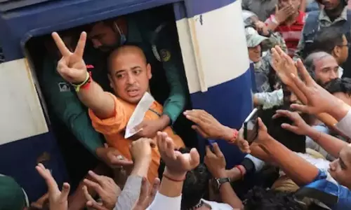 Bangladesh की अदालत चिन्मय दास की जमानत याचिका पर 3 दिसंबर को सुनवाई करेगी