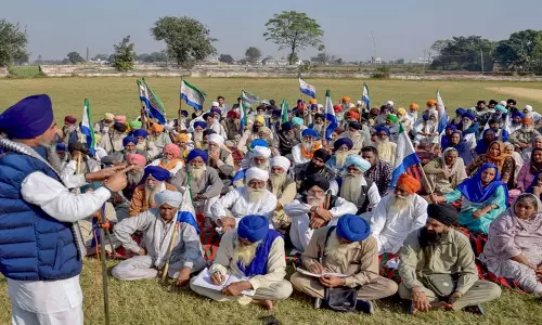 किसान 6 दिसंबर को शंभू से शुरू होने वाले Delhi Chalo मार्च के लिए तैयार किसान 6 दिसंबर को शंभू से शुरू होने वाले Delhi Chalo मार्च के लिए तैयार