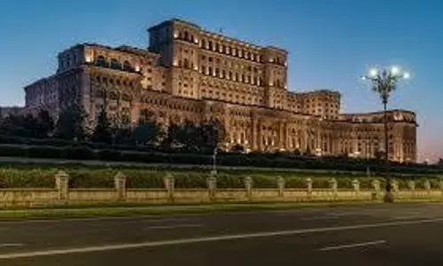 राष्ट्रपति पद की दौड़ लंबित होने के कारण Romanians लोगों ने नई संसद के लिए मतदान किया