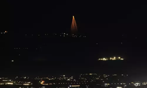Yemen के हौथी ने इजराइल की ओर बैलिस्टिक रॉकेट दागा: हौथी मीडिया Yemen के हौथी ने इजराइल की ओर बैलिस्टिक रॉकेट दागा: हौथी मीडिया