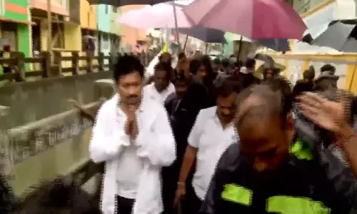डिप्टी CM उदयनिधि स्टालिन ने चक्रवात फेंगल से प्रभावित क्षेत्रों का निरीक्षण किया, वीडियो... डिप्टी CM उदयनिधि स्टालिन ने चक्रवात फेंगल से प्रभावित क्षेत्रों का निरीक्षण किया, वीडियो...