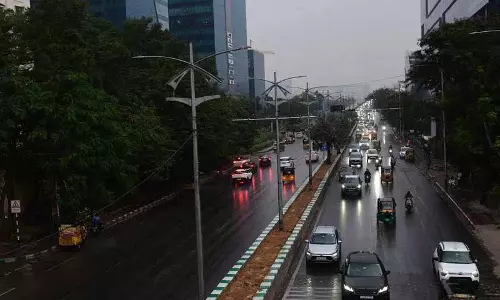 Hyderabad: बादल छाए रहने और हल्की बूंदाबांदी के साथ सुखद रहा Hyderabad: बादल छाए रहने और हल्की बूंदाबांदी के साथ सुखद रहा
