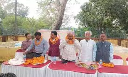 Dhanbad: गोप समाज ने निरसा विधायक अरूप चटर्जी का किया स्वागत Dhanbad: गोप समाज ने निरसा विधायक अरूप चटर्जी का किया स्वागत