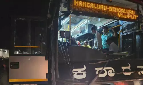 KRSRTS बस चालक ने अलापे, मंगलुरु में स्कूटर सवार पर किया हमला