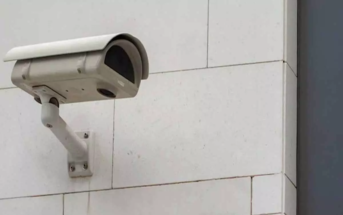 आवासीय स्कूल में लगे CCTV कैमरों का विरोध, स्टूडेंट्स को हो रही परेशानी