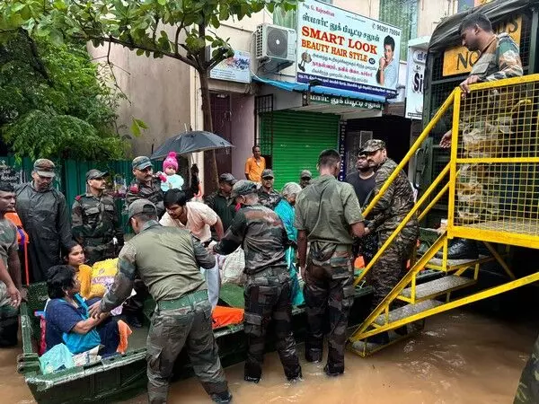 Puducherry में बाढ़ग्रस्त इलाकों में फंसे लोगों को बचाने के प्रयास जारी