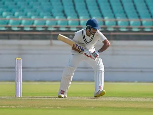 Syed Mushtaq Ali Trophy: सौराष्ट्र, कर्नाटक ने दबदबा बनाया, पंजाब, आंध्र ने नॉकआउट की उम्मीदें बरकरार रखीं