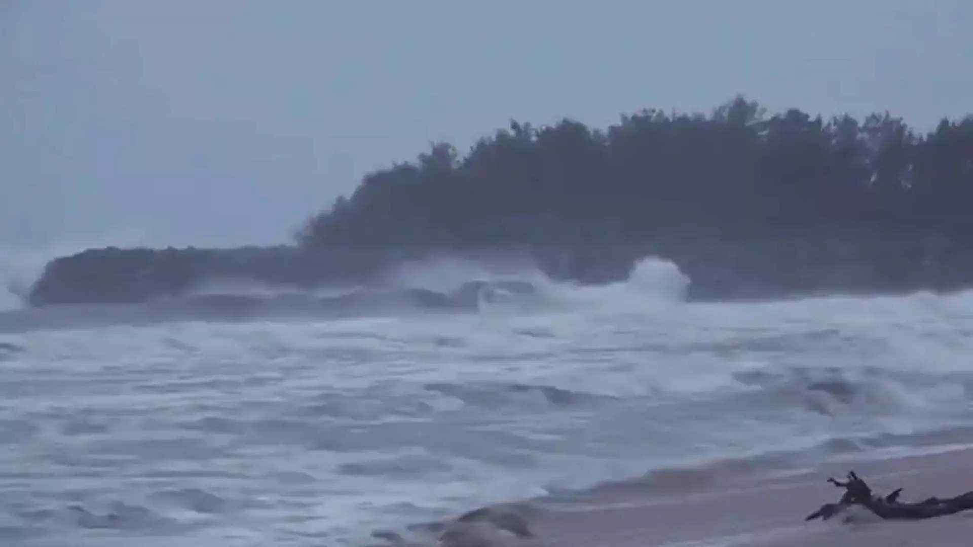 Cyclone Fengal: भारी बारिश और बाढ़ के कारण तमिलनाडु, पुडुचेरी में स्कूल बंद