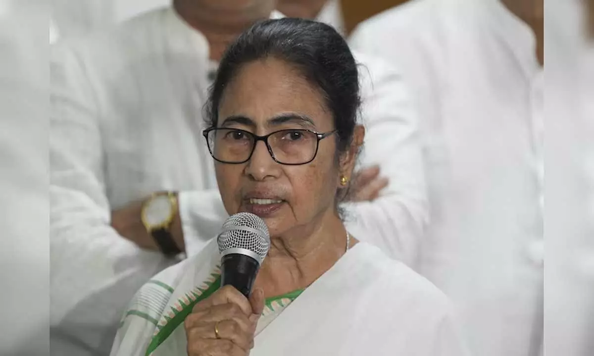 CM Mamata: केंद्र सरकार वक्फ बिल के जरिए मुसलमानों को बना रही निशाना