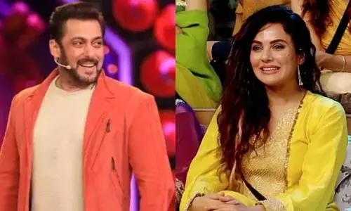 Sara Arfeen खान ने सलमान खान को कामुक मजाक से शर्मिंदा कर दिया Sara Arfeen खान ने सलमान खान को कामुक मजाक से शर्मिंदा कर दिया