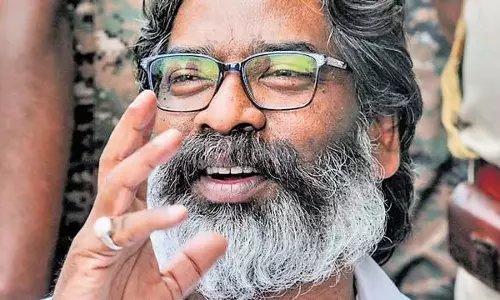 Soren मंत्रिमंडल में जगह के लिए कांग्रेस की मंजूरी का इंतजार दिल्ली में