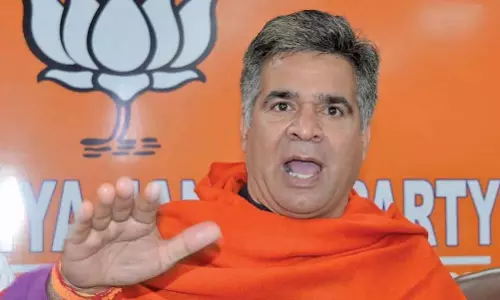 J&K: रैना ने पीडीपी प्रमुख के खिलाफ कार्रवाई की मांग की J&K: रैना ने पीडीपी प्रमुख के खिलाफ कार्रवाई की मांग की