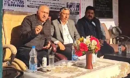 DC सांबा, सचिव SEC ने विशेष मतदाता नामांकन शिविर आयोजित किया
