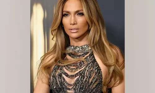 Jennifer Lopez ने अपने शुरुआती संघर्षों को याद किया, बताया कि कैसे उन्होंने हॉलीवुड में लैटिना स्टीरियोटाइप को मात दी Jennifer Lopez ने अपने शुरुआती संघर्षों को याद किया, बताया कि कैसे उन्होंने हॉलीवुड में लैटिना स्टीरियोटाइप को मात दी