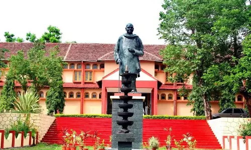 Kerala: 125 कर्मचारियों की सामूहिक छंटनी को रद्द करने के लिए राज्य सरकार ने हस्तक्षेप किया Kerala: 125 कर्मचारियों की सामूहिक छंटनी को रद्द करने के लिए राज्य सरकार ने हस्तक्षेप किया