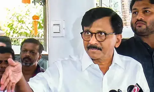 ईवीएम भारतीय लोकतंत्र के लिए अभिशाप: Sanjay Raut