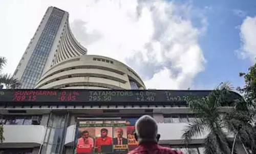 Stock Market: सेंसेक्स 450 अंक से अधिक गिरा, निफ्टी 24,000 के पार