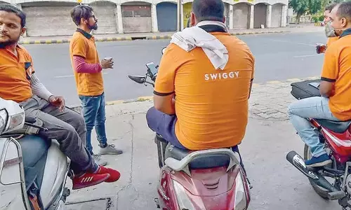 Telangana: गिग वर्कर्स यूनियन ने टीजी में कानून बनाने की मांग उठाई Telangana: गिग वर्कर्स यूनियन ने टीजी में कानून बनाने की मांग उठाई