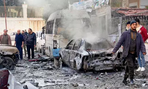 Syria ने आगे बढ़ते विद्रोहियों को रोकने के लिए अतिरिक्त सेना भेजी