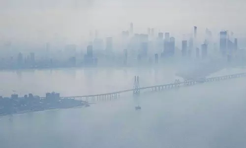 Mumbai weather: पारा 18 से नीचे गिरने से वायु गुणवत्ता खराब Mumbai weather: पारा 18 से नीचे गिरने से वायु गुणवत्ता खराब