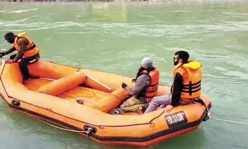 J&K: नदी में गिरने के बाद लापता हुए दो लोगों की तलाश जारी