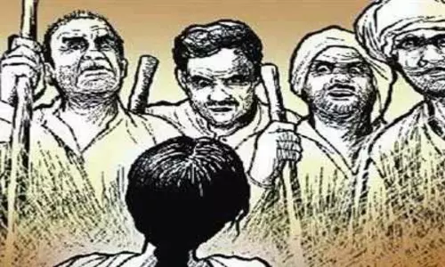 Odisha: ओडिशा में पुलिस अधिकारी के परिवार ने सामाजिक बहिष्कार का आरोप लगाया Odisha: ओडिशा में पुलिस अधिकारी के परिवार ने सामाजिक बहिष्कार का आरोप लगाया