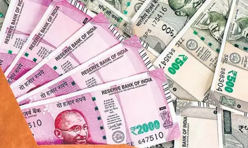 CMRF के तहत 830 करोड़ रुपये के चेक वितरित किए