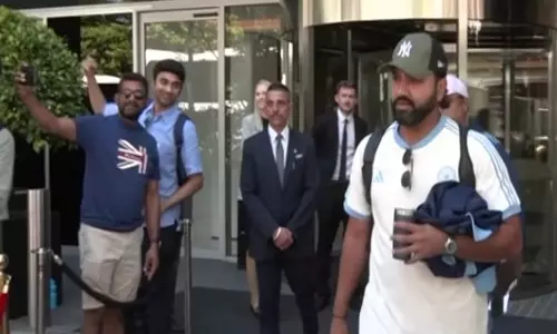 Rohit Sharma की अगुआई वाली टीम इंडिया ऑस्ट्रेलिया के खिलाफ एडिलेड टेस्ट के लिए कैनबरा से रवाना हुई Rohit Sharma की अगुआई वाली टीम इंडिया ऑस्ट्रेलिया के खिलाफ एडिलेड टेस्ट के लिए कैनबरा से रवाना हुई
