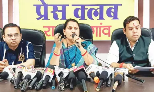 जबरन गिरफ्तार कर मारपीट कर रही पुलिस, पूर्व विधायक का आरोप जबरन गिरफ्तार कर मारपीट कर रही पुलिस, पूर्व विधायक का आरोप