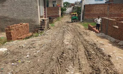 Haryana : पलवल की कॉलोनियों में अभी तक शुरू नहीं हुए नागरिक कार्य