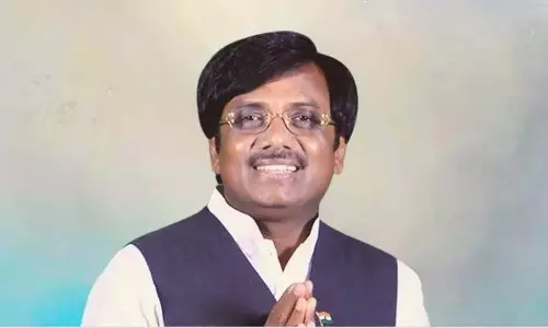 Telangana: माला नेताओं ने सुप्रीम कोर्ट के फैसले का विरोध किया Telangana: माला नेताओं ने सुप्रीम कोर्ट के फैसले का विरोध किया