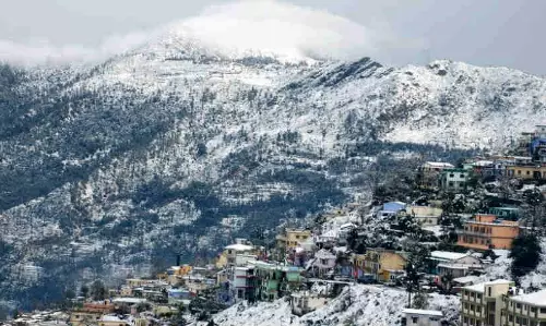 Uttarakhand: पहाड़ से लेकर मैदान तक सता रही सूखी ठंड Uttarakhand: पहाड़ से लेकर मैदान तक सता रही सूखी ठंड