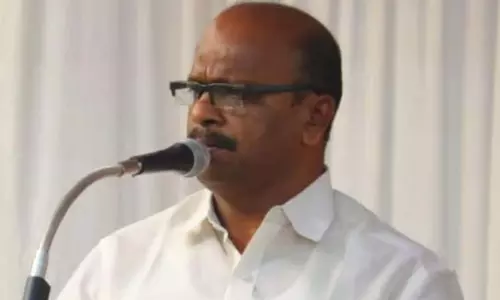 CPM का पूर्व क्षेत्रीय सचिव मधु मुल्लासेरी को पार्टी से निष्कासित करने का फैसला CPM का पूर्व क्षेत्रीय सचिव मधु मुल्लासेरी को पार्टी से निष्कासित करने का फैसला