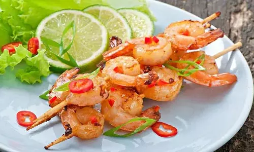 Seafood : स्वादिष्ट, रसीले ग्रिल्ड प्रॉन्स बनायें Seafood : स्वादिष्ट, रसीले ग्रिल्ड प्रॉन्स बनायें