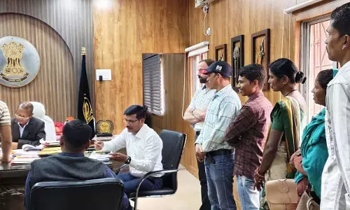 अपर कलेक्टर ने सुनी ग्रामीणों की समस्याएं, शीघ्र समाधान का दिया भरोसा अपर कलेक्टर ने सुनी ग्रामीणों की समस्याएं, शीघ्र समाधान का दिया भरोसा