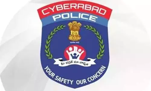 Cyberabad: कार मालिकों को धोखा देने के आरोप में 4 लोगों को हिरासत में लिया गया Cyberabad: कार मालिकों को धोखा देने के आरोप में 4 लोगों को हिरासत में लिया गया