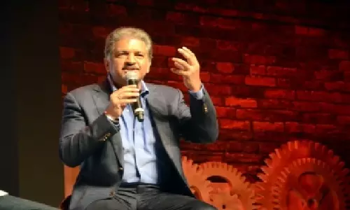 Anand Mahindra ने महिंद्रा के वाहनों और सेवा की आलोचना करने वाले व्यक्ति को दिया यह जवाब Anand Mahindra ने महिंद्रा के वाहनों और सेवा की आलोचना करने वाले व्यक्ति को दिया यह जवाब