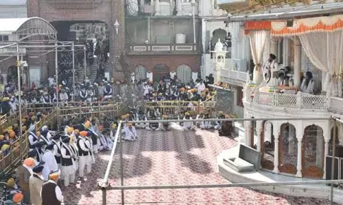 Akal Takht: प्रकाश सिंह बादल से फख्र-ए-कौम की उपाधि छीनी, शिअद नेतृत्व परिवर्तन का आदेश