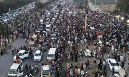 PTI ने विरोध प्रदर्शन में सैकड़ों लोगों की मौत का दावा वापस लिया