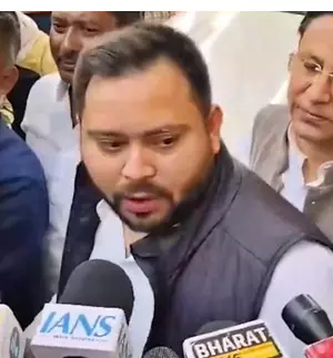 सत्ता संरक्षित पेपर लीक माफिया ने फिर बड़ा कारनामा किया : तेजस्वी यादव सत्ता संरक्षित पेपर लीक माफिया ने फिर बड़ा कारनामा किया : तेजस्वी यादव