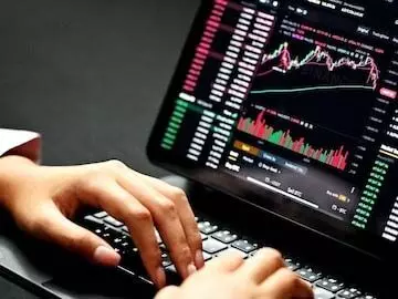 Stocks: अडानी पोर्ट्स, स्विगी, विप्रो, कोल इंडिया, बीपीसीएल, एसबीआई और अन्य