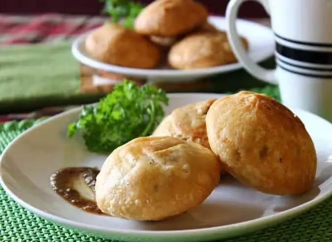 Recipe:  घर पर ऐसे तैयार करें प्याज की कचौड़ी