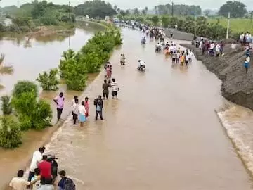 Cyclone Fengal: चेन्नई-त्रिची राष्ट्रीय राजमार्ग बंद, वाहनों का मार्ग बदला